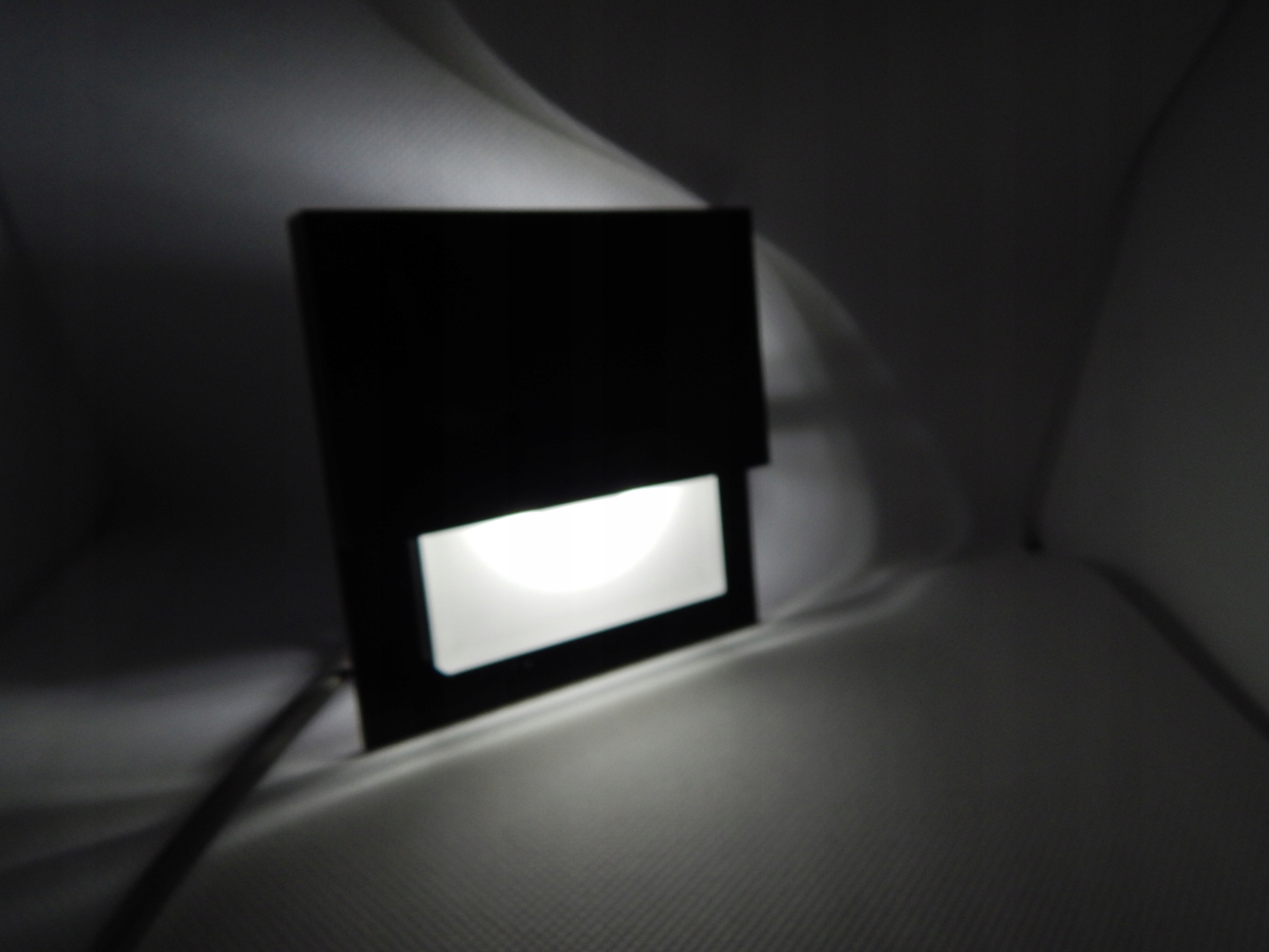 Lampki schodowe z CZUJNIKIEM RUCHU zmierzchu 230v LED SREBRNA ZIMNA 6000k - obrazek 8